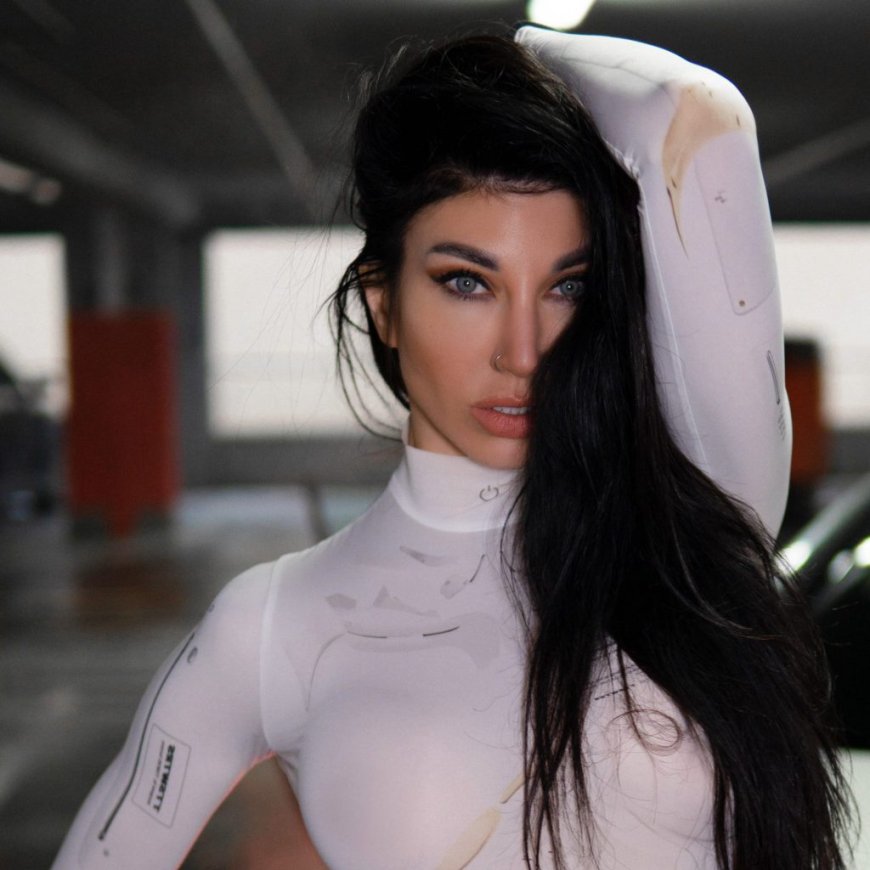 APRENDA CÓMO LA DJ UCRANIANA LIONA STONE PERSEVERA EN TIEMPOS DE GUERRA