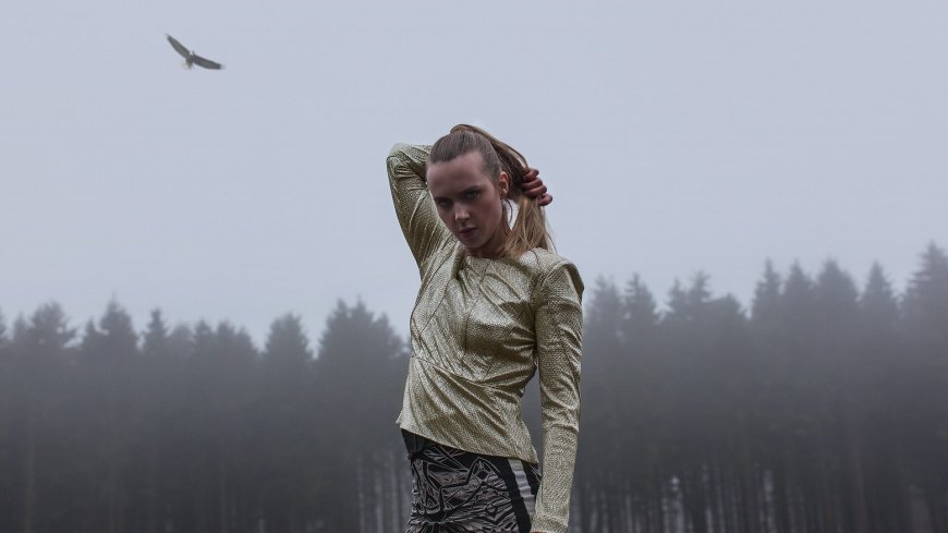 MØ rinde homenaje a Avicii con una emotiva versión de 'Wake Me Up'