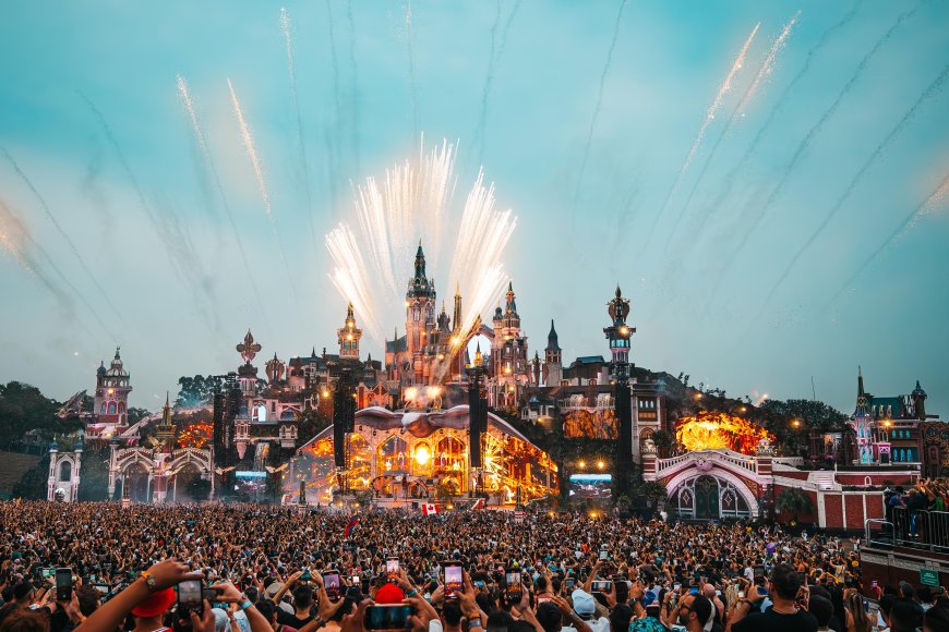 Tomorrowland Brasil 2025 revela su impresionante line-up con más de 100 artistas y el espectacular escenario 'LIFE'