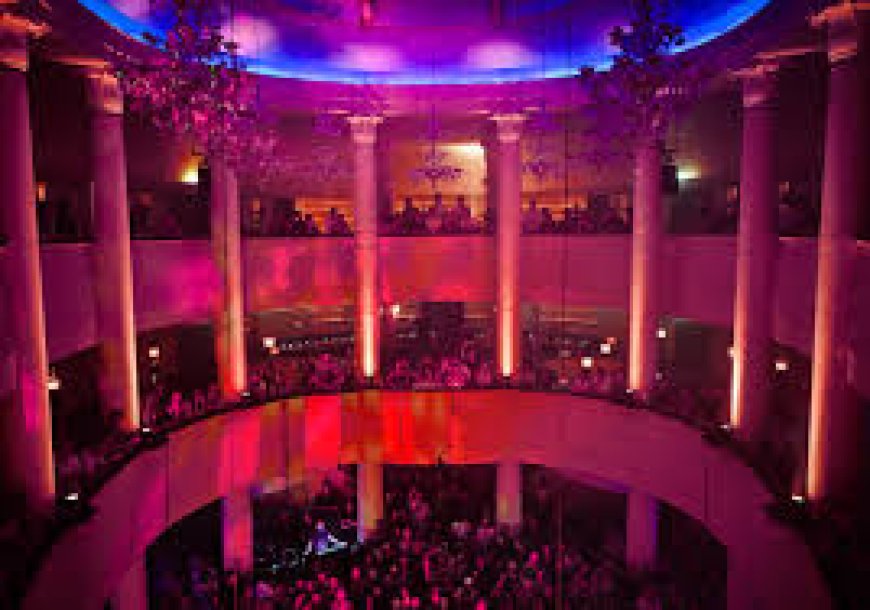 Incidente en Club Metropol de Berlín Deja Dos Personas Heridas Durante Show de David Puentez