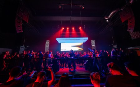 Un club en Estambul prohíbe ropa de colores claros para “proteger la cultura rave”