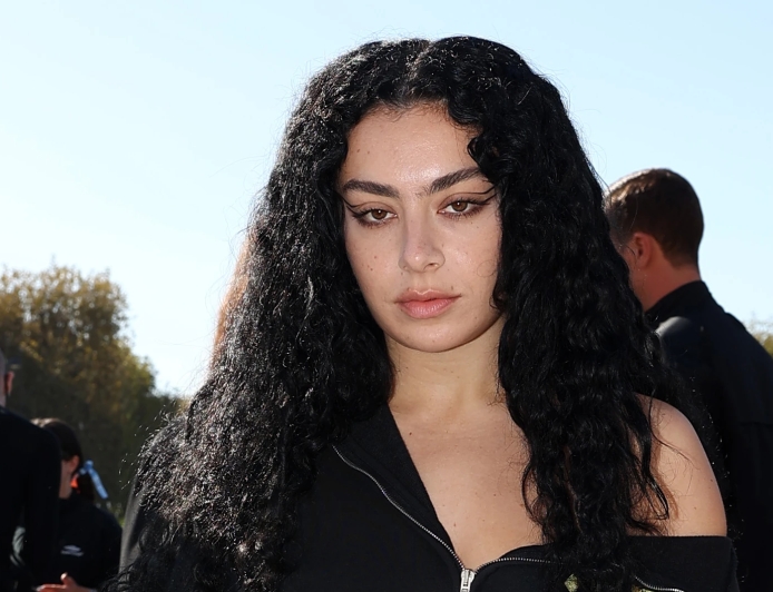 Demos filtrados reavivan polémica: acusan a Charli XCX de usar canciones de Sky Ferreira sin crédito