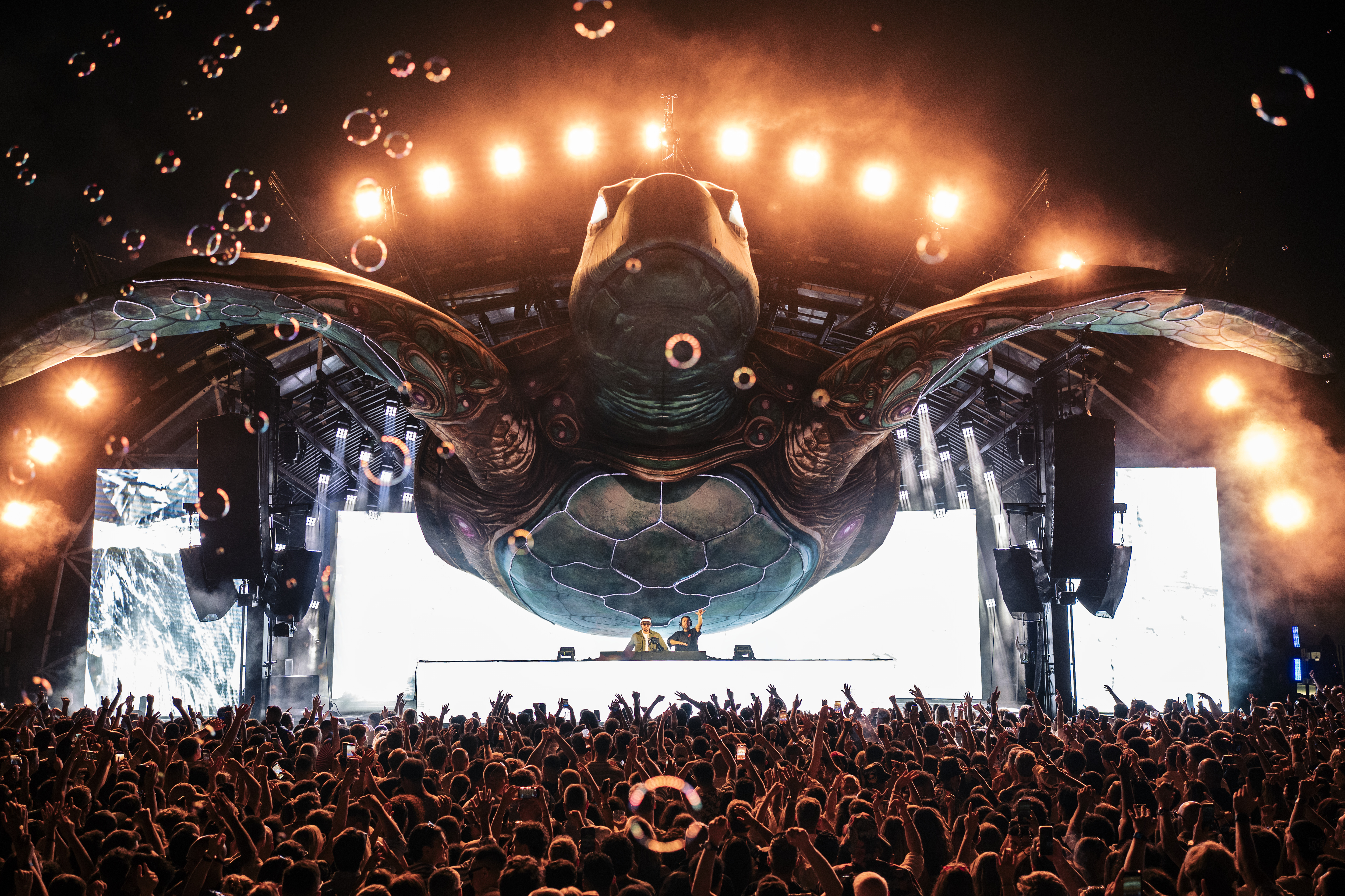 Dimitri Vegas & Like Mike Deslumbran en Ushuaïa Ibiza con el Debut de Planaxis junto a Tomorrowland