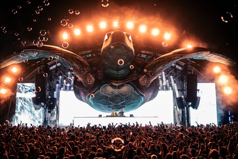Dimitri Vegas & Like Mike en Ushuaïa Ibiza 2026: Tomorrowland Planaxis, fechas, lineup y entradas