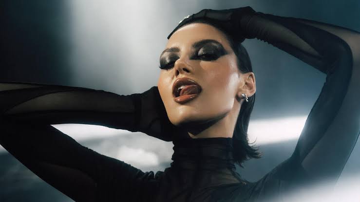 Sara Landry estrena ‘Interesting’, nuevo adelanto de Divine Intervention